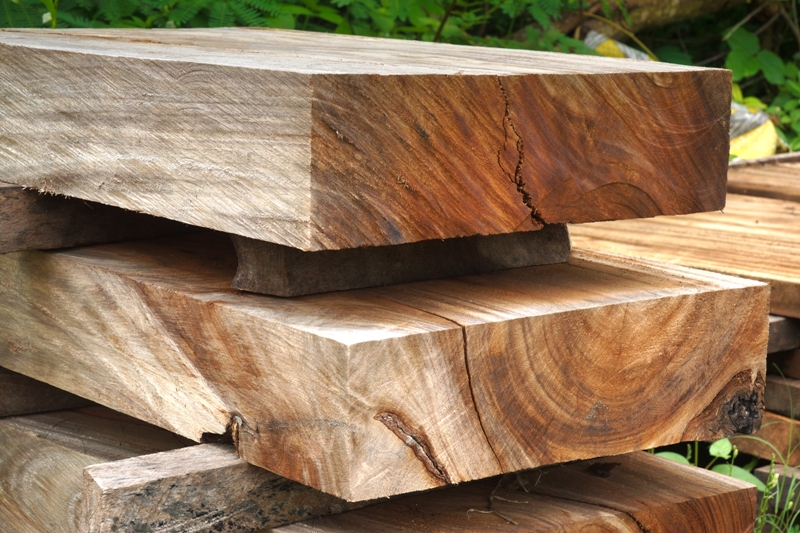 ukládání dřeva, pravá strana dřeva, směr dřeva, směr desky