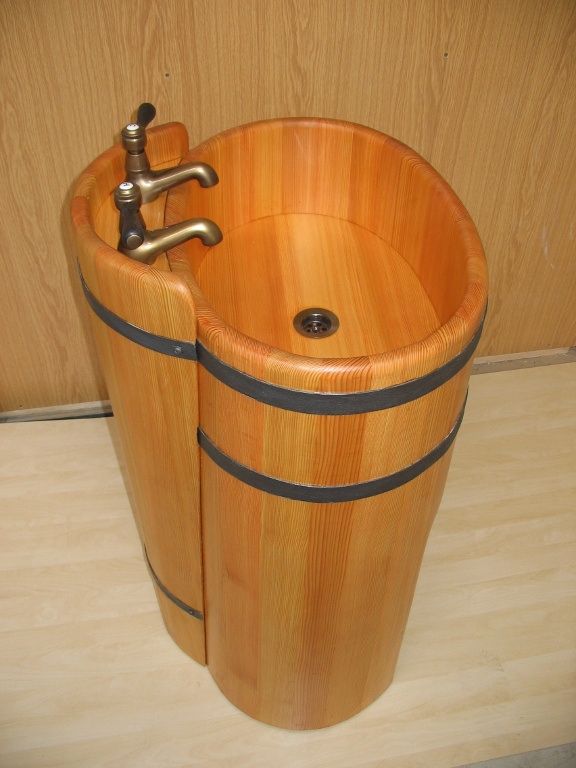 dřevěná vana, dřevěné umyvadlo, koupelna ve dřevě, bath wood