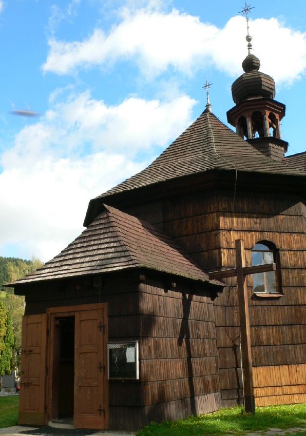 Velké Karlovice, dřevěný kostel, štípaný šindel