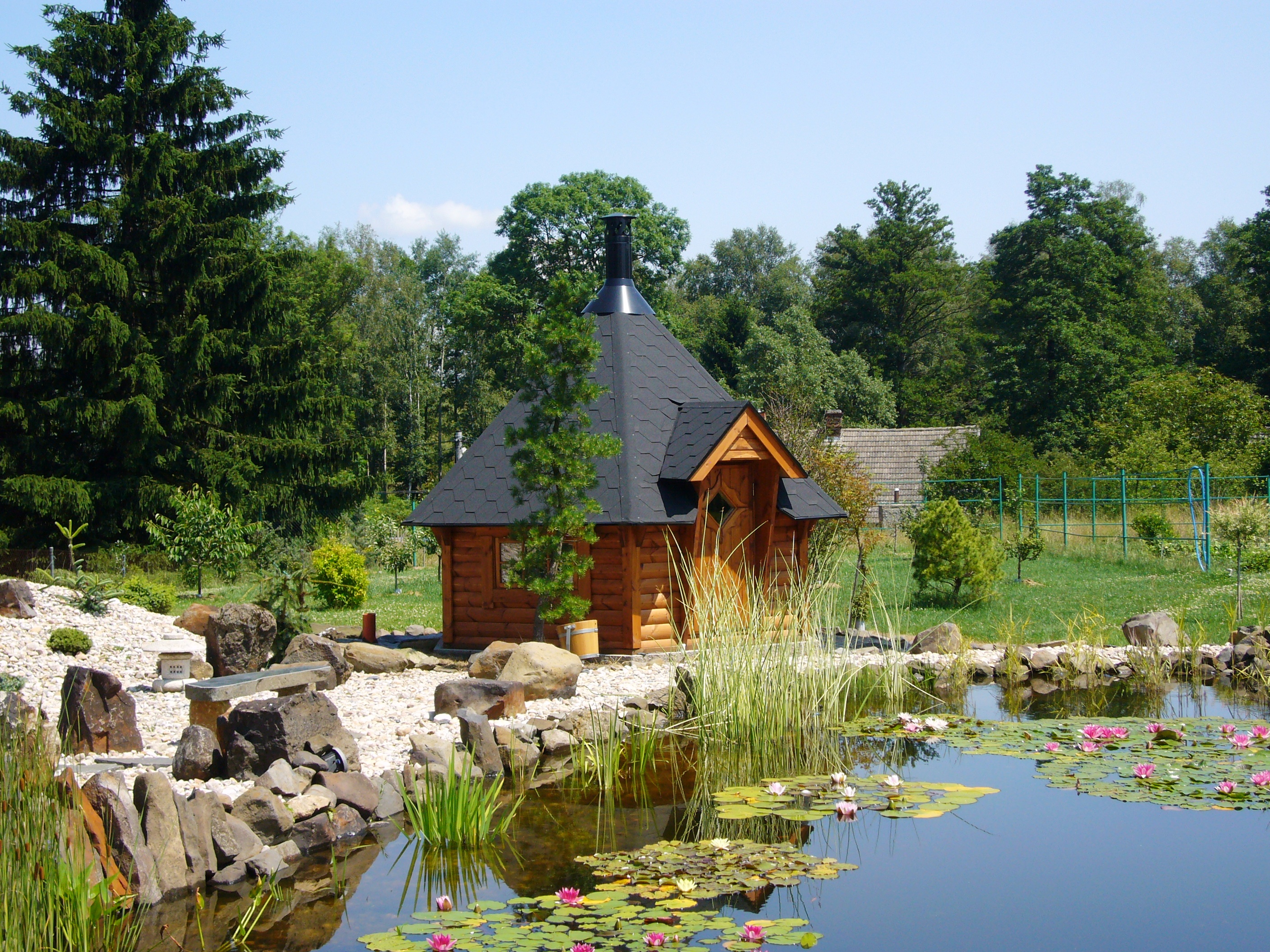 venkovní sauna, sauna na zahradě, zahradní sauna, saunování, ahku, welness, zdravý životní styl